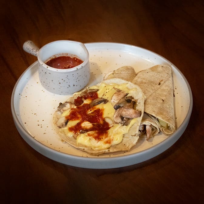 platillo quesadilla con flor de calabaza
