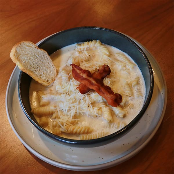 platillo pasta carbonara